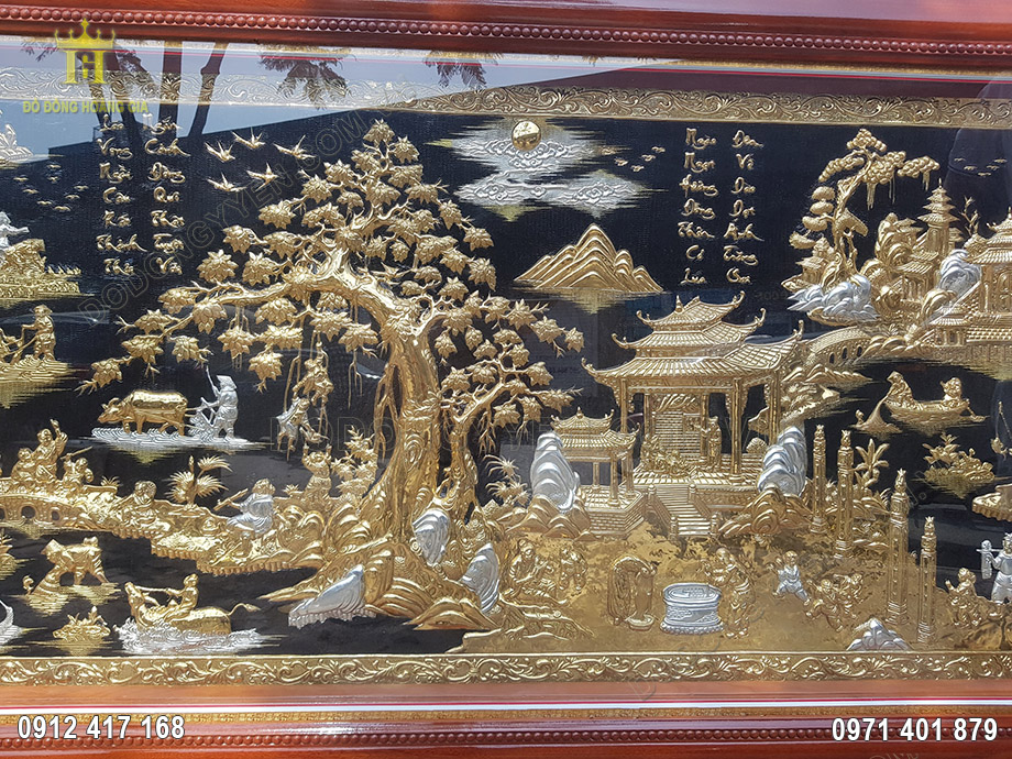 Để thưởng hết vẻ đẹp của bức tranh, gia chủ n&ecirc;n treo vật phẩm n&agrave;y ở một chiều cao th&iacute;ch hợp